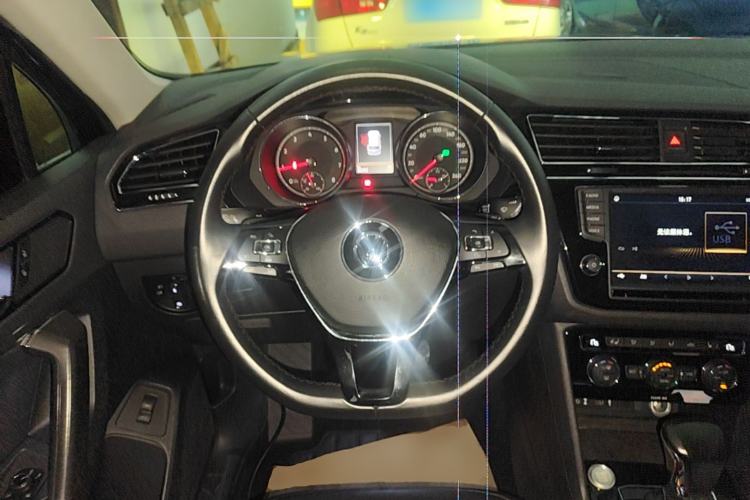 Used Volkswagen Tiguan L 2018 Revised Version 380TSI Automatic All-Wheel Drive Luxury Edition Steering Wheel