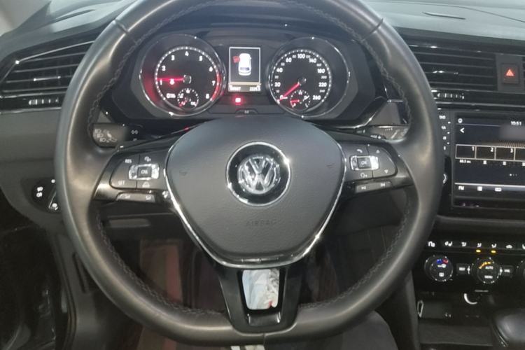 Used Volkswagen Tiguan L 2018 330TSI Automatic Two-Wheel Drive Flagship Edition Steering Wheel