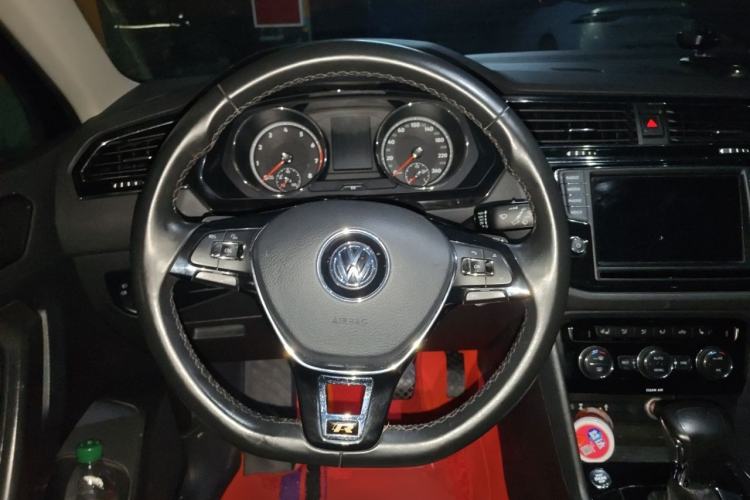 Used Volkswagen Tiguan L 2018 330TSI Automatic Two-Wheel Drive Luxury Edition Steering Wheel
