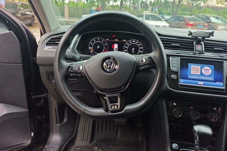 Used Volkswagen Tiguan L 2018 330TSI Automatic Two-Wheel Drive Luxury Edition Steering Wheel