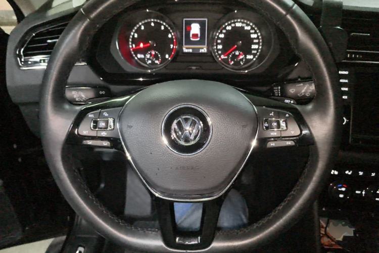 Used Volkswagen Tiguan L 2018 Revised 330TSI Automatic Two-Wheel Drive Flagship Edition Steering Wheel
