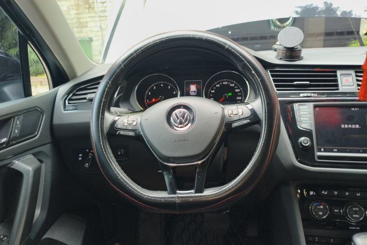 Used Volkswagen Tiguan L 2018 330TSI Automatic Two-Wheel Drive Luxury Edition Steering Wheel