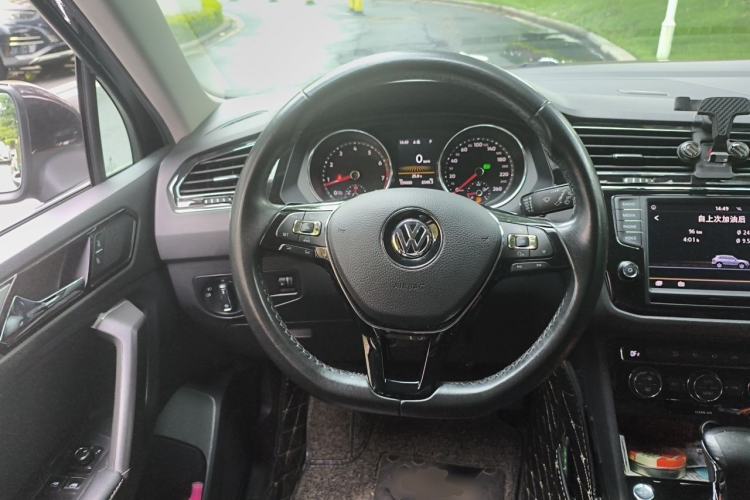 Used Volkswagen Tiguan L 2018 330TSI Automatic Two-Wheel Drive Comfort Edition Steering Wheel