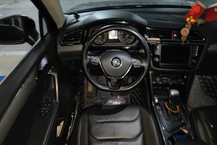 Used Volkswagen Tiguan L 2018 330TSI Automatic Two-Wheel Drive Luxury Edition Steering Wheel