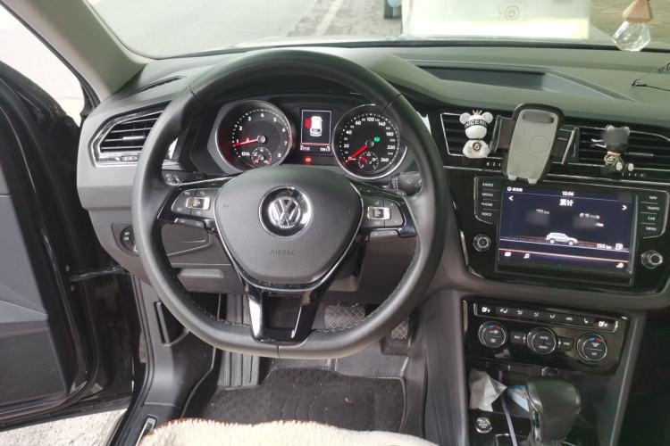 Used Volkswagen Tiguan L 2018 Revised 330TSI Automatic Two-Wheel Drive Flagship Edition Steering Wheel