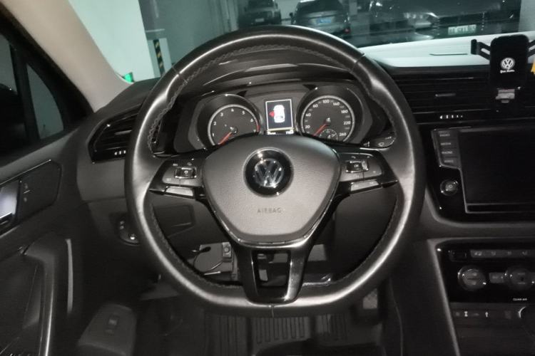 Used Volkswagen Tiguan L 2018 380TSI Automatic All-Wheel Drive Flagship Edition Steering Wheel