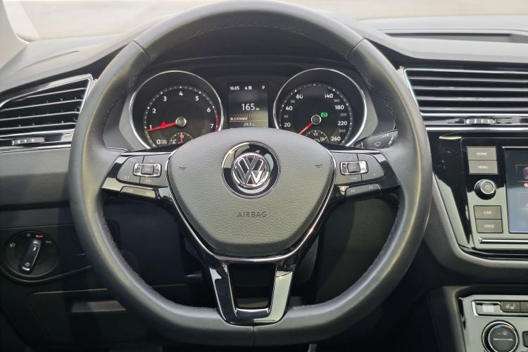 Used Volkswagen Tiguan L 2018 Facelift 330TSI Automatic Two-Wheel Drive Luxury Edition Steering Wheel
