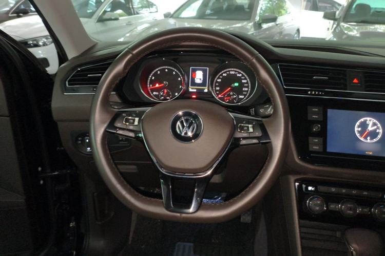 Used Volkswagen Tiguan L 2018 Revised Version 330TSI Automatic Two-Wheel Drive Comfort Edition Steering Wheel