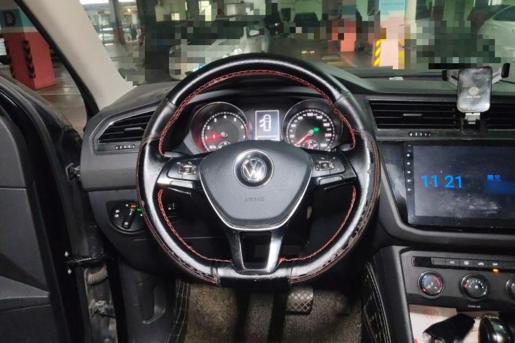 Used Volkswagen Tiguan L 2018 330TSI Automatic Two-Wheel Drive Luxury Edition Steering Wheel
