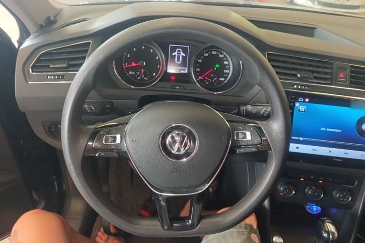 Used Volkswagen Tiguan L 2018 330TSI Automatic Two-Wheel Drive Luxury Edition Steering Wheel