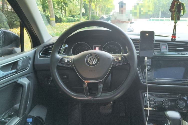 Used Volkswagen Tiguan L 2018 Facelift 330TSI Automatic Two-Wheel Drive Luxury Edition Steering Wheel