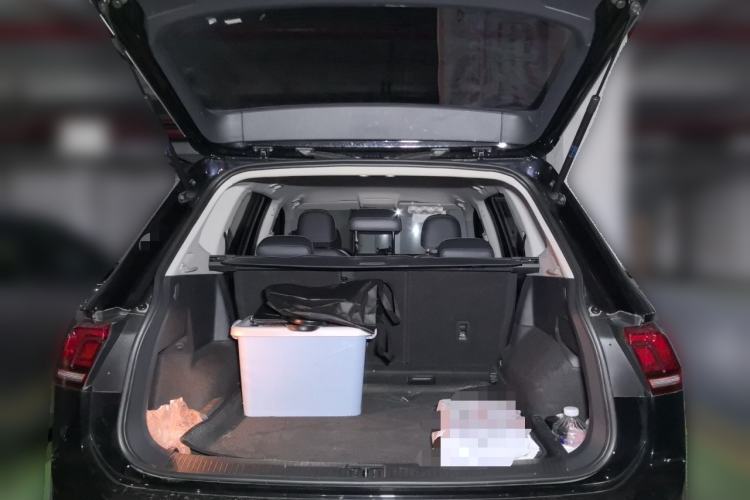 Used Volkswagen Tiguan L 2018 330TSI Automatic Two-Wheel Drive Comfort Edition Trunk