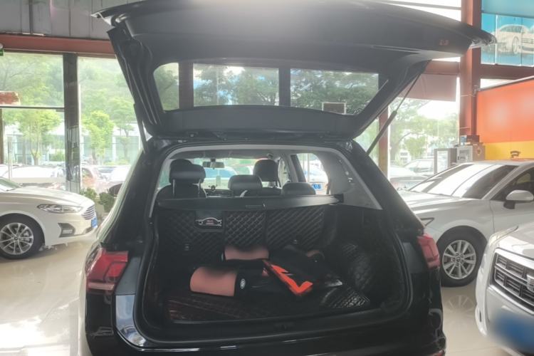 Used Volkswagen Tiguan L 2018 330TSI Automatic Two-Wheel Drive Comfort Edition Trunk
