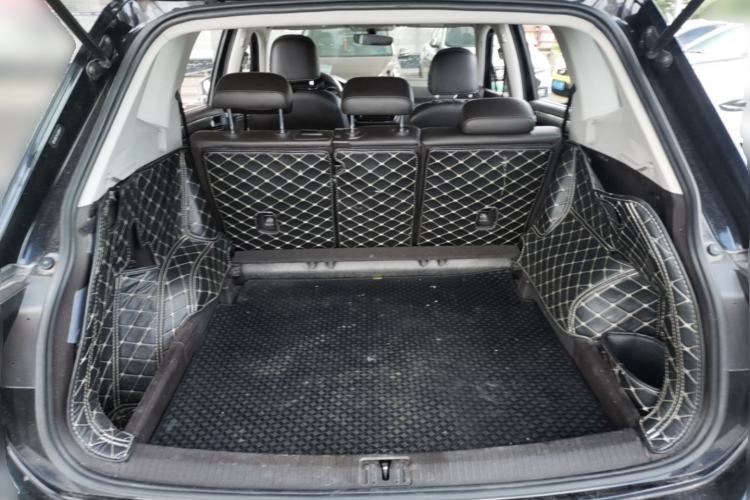 Used Volkswagen Tiguan L 2018 330TSI Automatic Two-Wheel Drive Luxury Edition Trunk