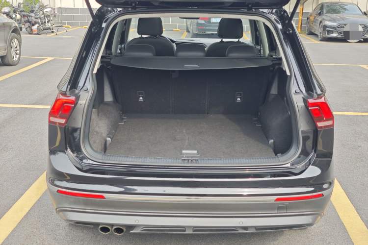 Used Volkswagen Tiguan L 2018 Facelift 330TSI Automatic Two-Wheel Drive Luxury Edition Trunk