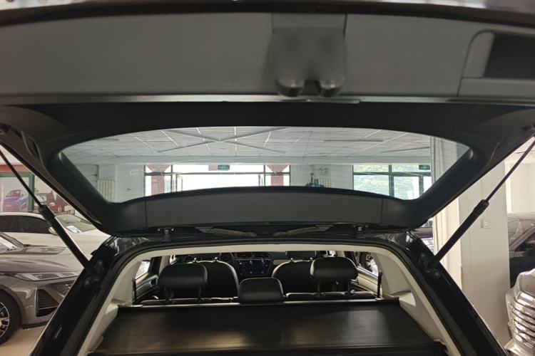 Used Volkswagen Tiguan L 2018 Facelift 330TSI Automatic Two-Wheel Drive Luxury Edition Trunk