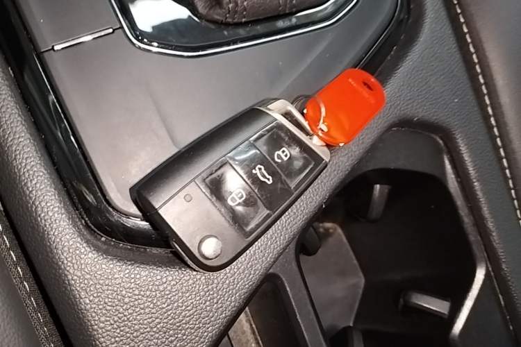Used Volkswagen Tiguan L 2018 330TSI Automatic Two-Wheel Drive Luxury Edition Vehicle Key