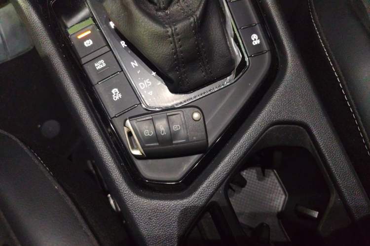 Used Volkswagen Tiguan L 2018 380TSI Automatic All-Wheel Drive Luxury Edition Vehicle Key