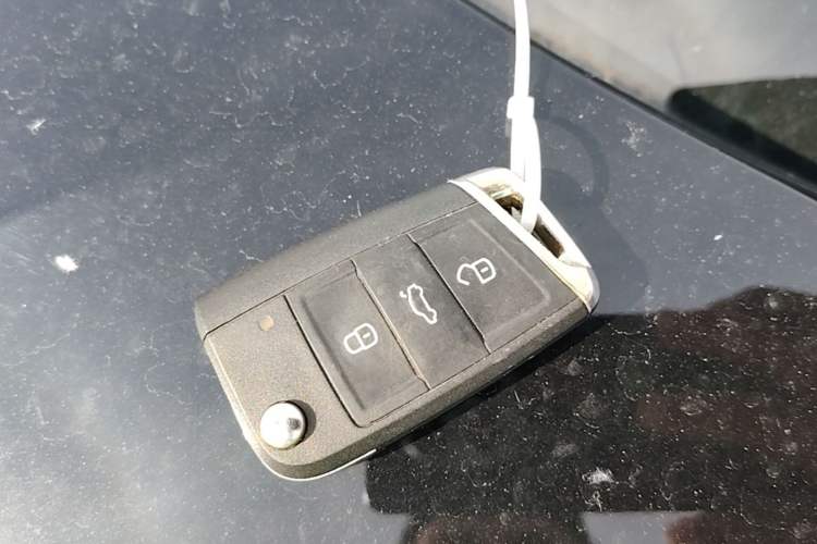 Used Volkswagen Tiguan L 2018 380TSI Automatic All-Wheel Drive Luxury Edition Vehicle Key