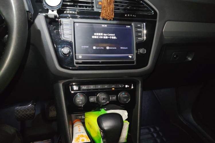 Used Volkswagen Tiguan L 2018 Facelift 330TSI Automatic Two-Wheel Drive Luxury Edition Audio And AC Panel