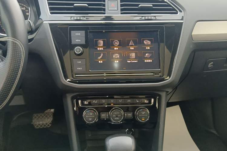 Used Volkswagen Tiguan L 2018 Facelift 330TSI Automatic Two-Wheel Drive Luxury Edition Audio And AC Panel
