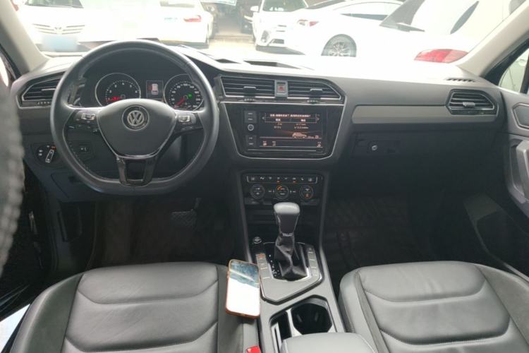 Used Volkswagen Tiguan L 2018 Facelift 330TSI Automatic Two-Wheel Drive Luxury Edition Center Console