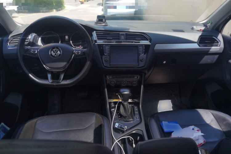 Used Volkswagen Tiguan L 2018 330TSI Automatic Two-Wheel Drive Comfort Edition Center Console