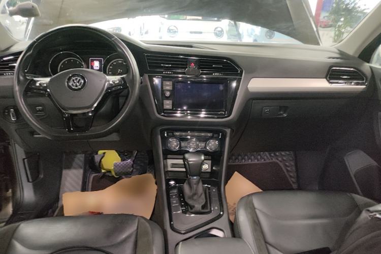 Used Volkswagen Tiguan L 2018 Facelift 330TSI Automatic Two-Wheel Drive Luxury Edition Center Console