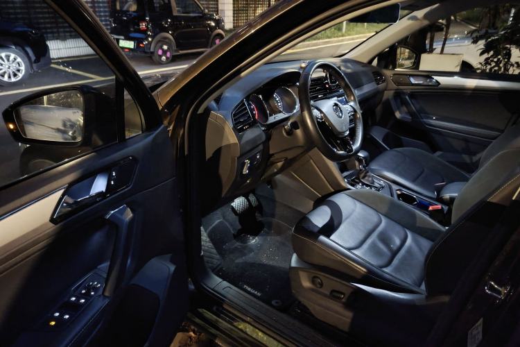 Used Volkswagen Tiguan L 2018 Facelift 330TSI Automatic Two-Wheel Drive Luxury Edition Driver Seat