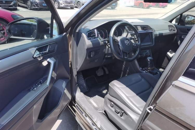 Used Volkswagen Tiguan L 2018 280TSI Automatic Two-Wheel Drive Comfort Edition Driver Seat