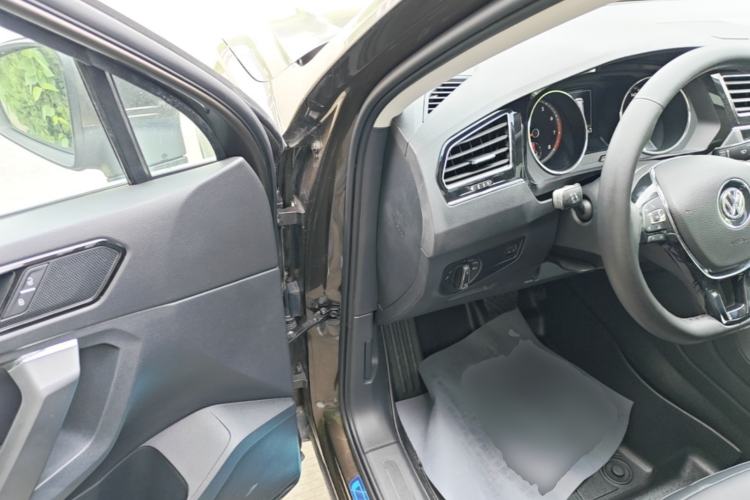 Used Volkswagen Tiguan L 2018 330TSI Automatic Two-Wheel Drive Luxury Edition Driver Seat