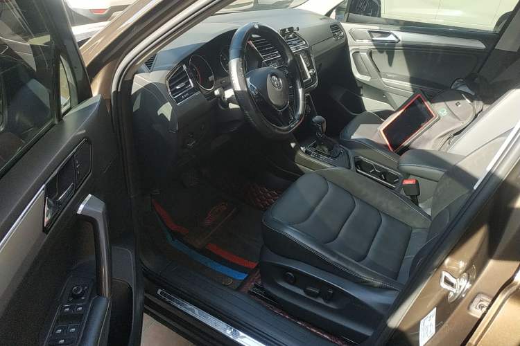 Used Volkswagen Tiguan L 2018 330TSI Automatic Two-Wheel Drive Luxury Edition Driver Seat