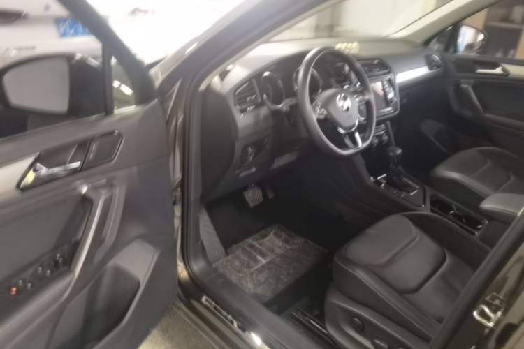 Used Volkswagen Tiguan L 2018 330TSI Automatic Two-Wheel Drive Luxury Edition Driver Seat