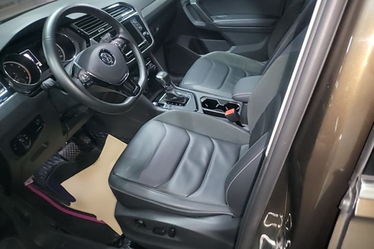 Used Volkswagen Tiguan L 2018 Facelift 330TSI Automatic Two-Wheel Drive Luxury Edition Driver Seat
