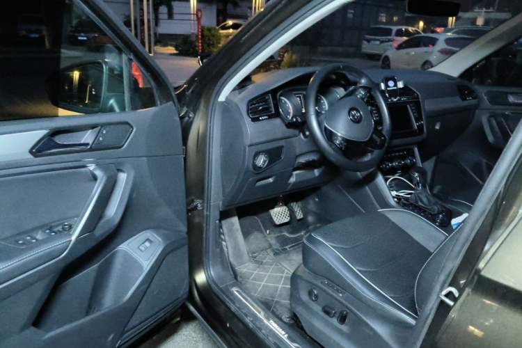 Used Volkswagen Tiguan L 2018 380TSI Automatic All-Wheel Drive Flagship Edition Driver Seat
