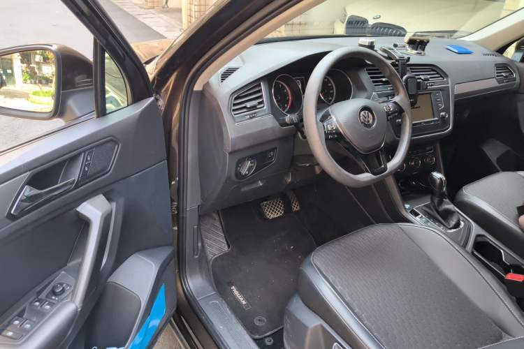 Used Volkswagen Tiguan L 2018 330TSI Automatic Two-Wheel Drive Luxury Edition Driver Seat