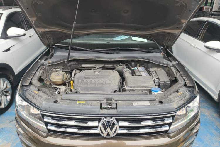 Used Volkswagen Tiguan L 2018 Facelift 330TSI Automatic Two-Wheel Drive Luxury Edition Engine Bay