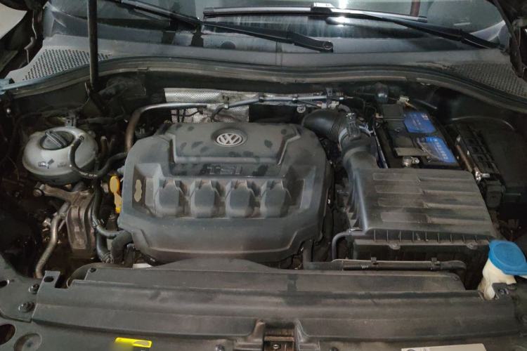 Used Volkswagen Tiguan L 2018 330TSI Automatic Two-Wheel Drive Luxury Edition Engine Bay