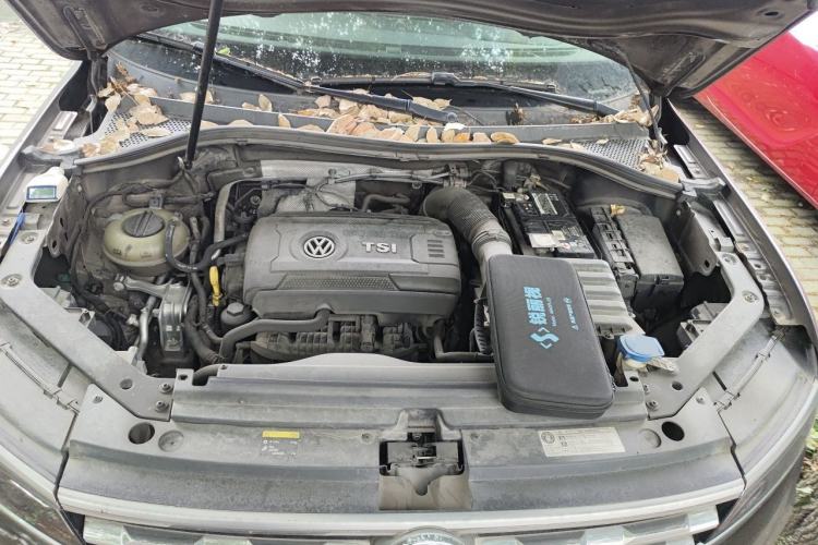 Used Volkswagen Tiguan L 2018 380TSI Automatic All-Wheel Drive Luxury Edition Engine Bay