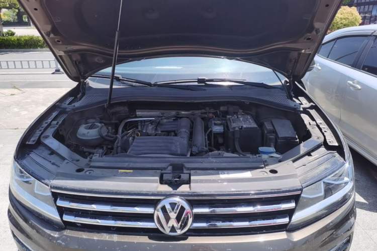 Used Volkswagen Tiguan L 2018 280TSI Automatic Two-Wheel Drive Comfort Edition Engine Bay