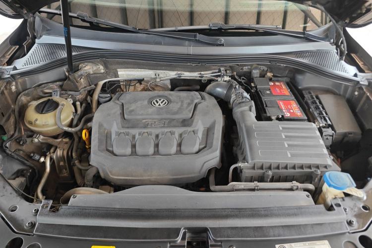 Used Volkswagen Tiguan L 2018 330TSI Automatic Two-Wheel Drive Luxury Edition Engine Bay