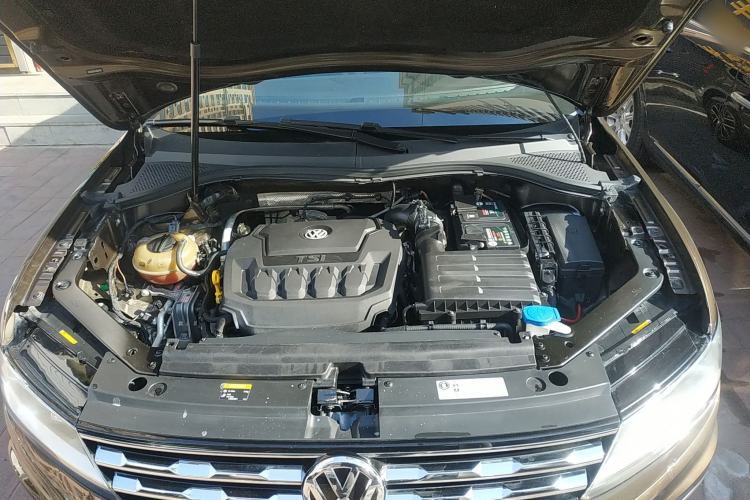 Used Volkswagen Tiguan L 2018 330TSI Automatic Two-Wheel Drive Luxury Edition Engine Bay