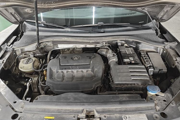 Used Volkswagen Tiguan L 2018 330TSI Automatic Two-Wheel Drive Luxury Edition Engine Bay