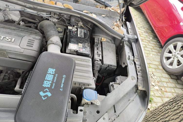 Used Volkswagen Tiguan L 2018 380TSI Automatic All-Wheel Drive Luxury Edition Engine Bay Left