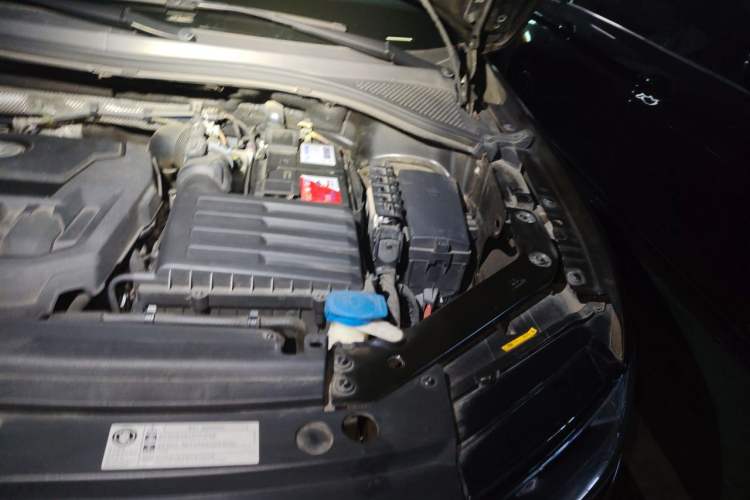Used Volkswagen Tiguan L 2018 Facelift 330TSI Automatic Two-Wheel Drive Luxury Edition Engine Bay Left