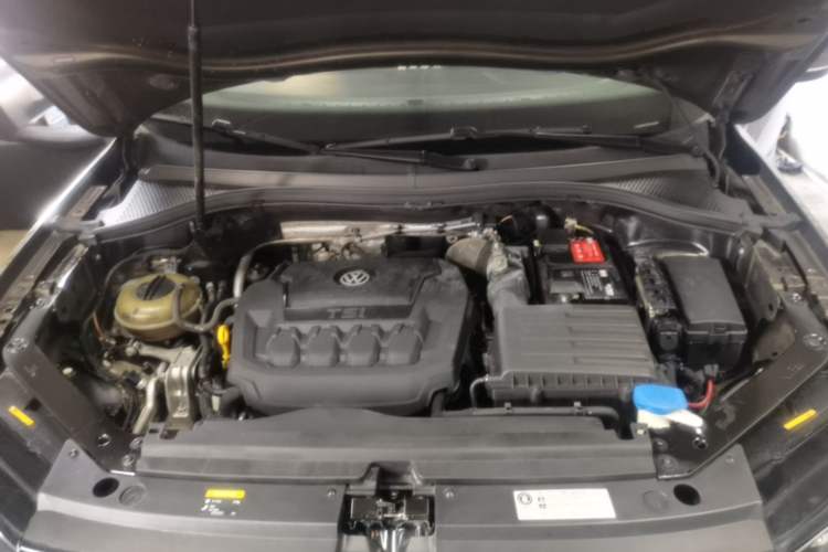 Used Volkswagen Tiguan L 2018 330TSI Automatic Two-Wheel Drive Luxury Edition Engine Bay