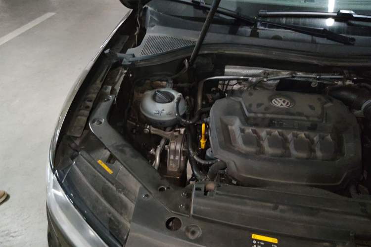 Used Volkswagen Tiguan L 2018 330TSI Automatic Two-Wheel Drive Luxury Edition Engine Bay Right