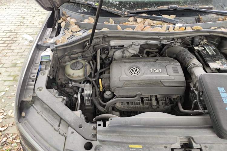 Used Volkswagen Tiguan L 2018 380TSI Automatic All-Wheel Drive Luxury Edition Engine Bay Right