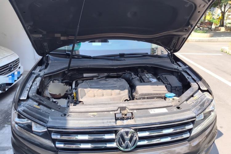 Used Volkswagen Tiguan L 2018 330TSI Automatic Two-Wheel Drive Luxury Edition Engine Bay