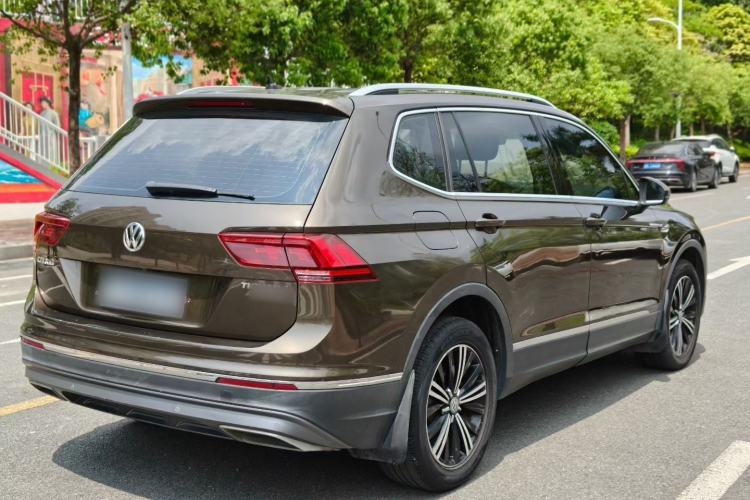 Used Volkswagen Tiguan L 2018 380TSI Automatic All-Wheel Drive Luxury Edition Exterior 3